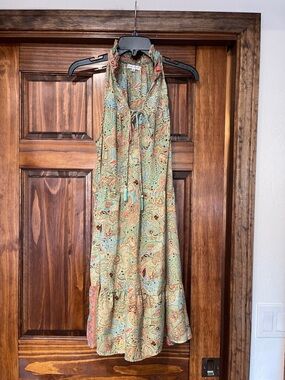 KARMA HIGHWAY Sleeveless Paisley Halter Maxi Dress in Sage Green O/S